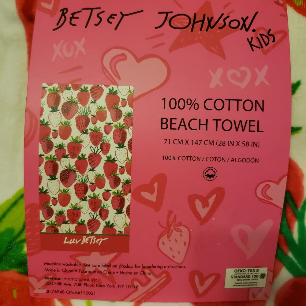 Betsey Johnson Beach Towel 28 in x 58 in - Picture 1 of 5